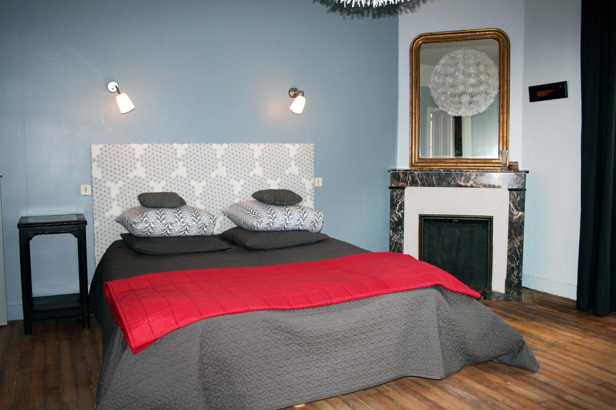 Le 14 St Michel Bed and Breakfast Josselin Εξωτερικό φωτογραφία